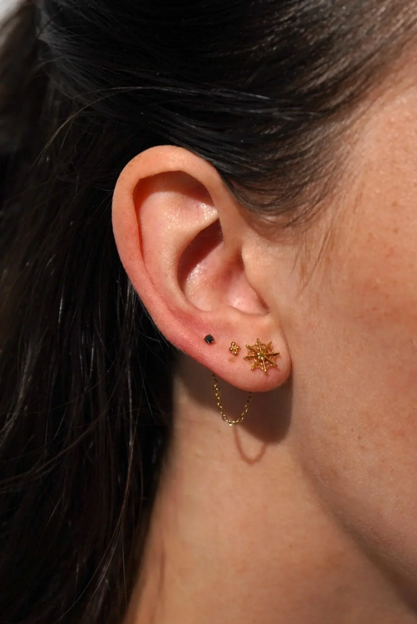 Cobweb Flat Back Stud - Image 2