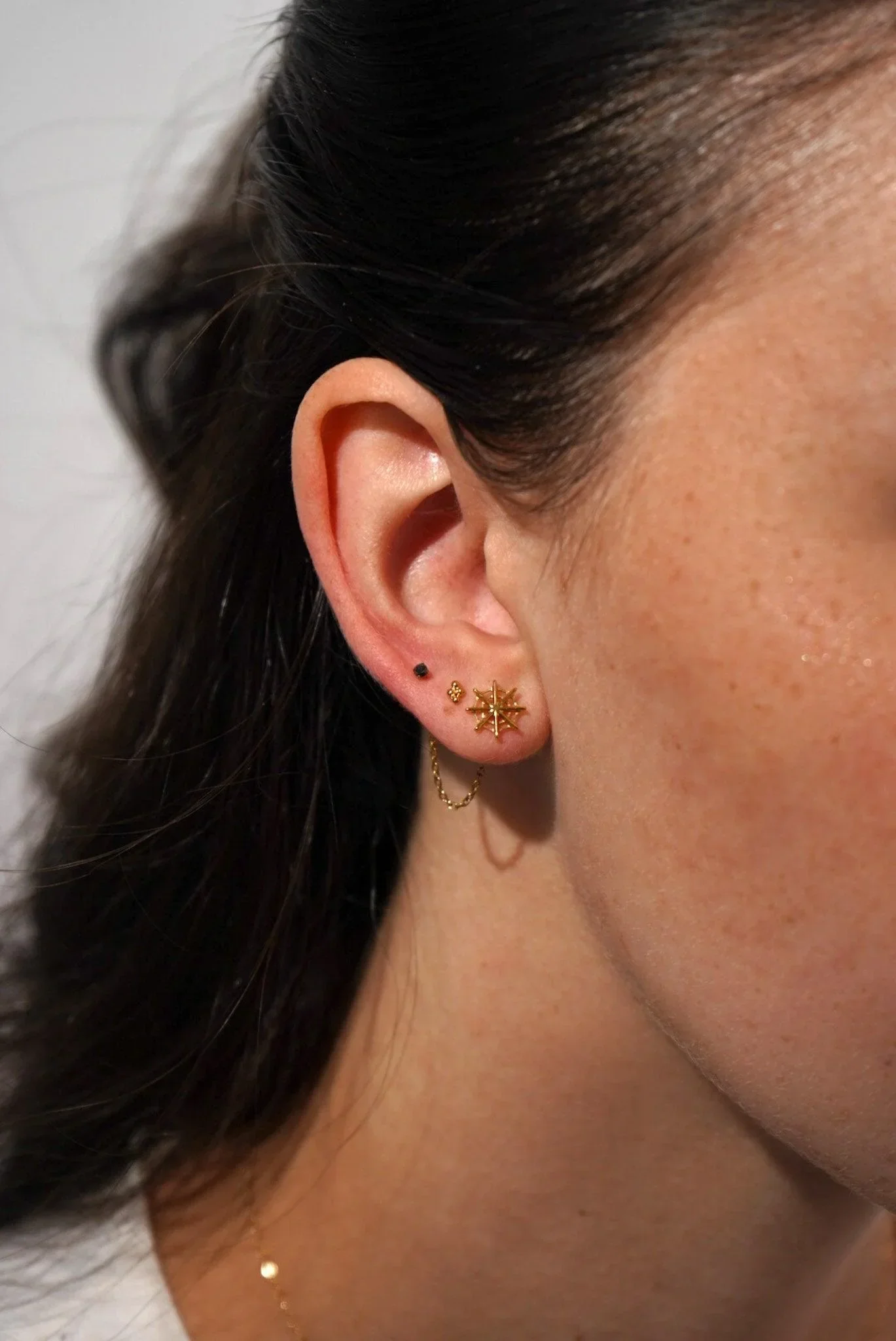 Cobweb Flat Back Stud - Image 3