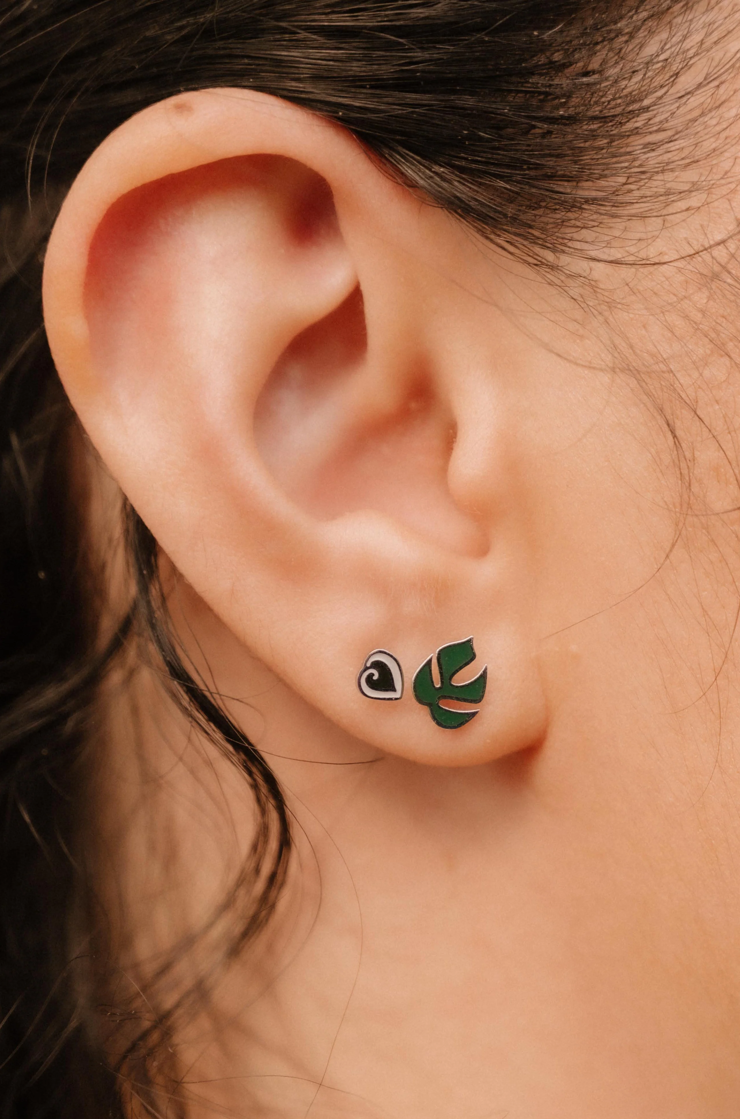 Mini Monstera Enamel Flat Back Stud - Image 3