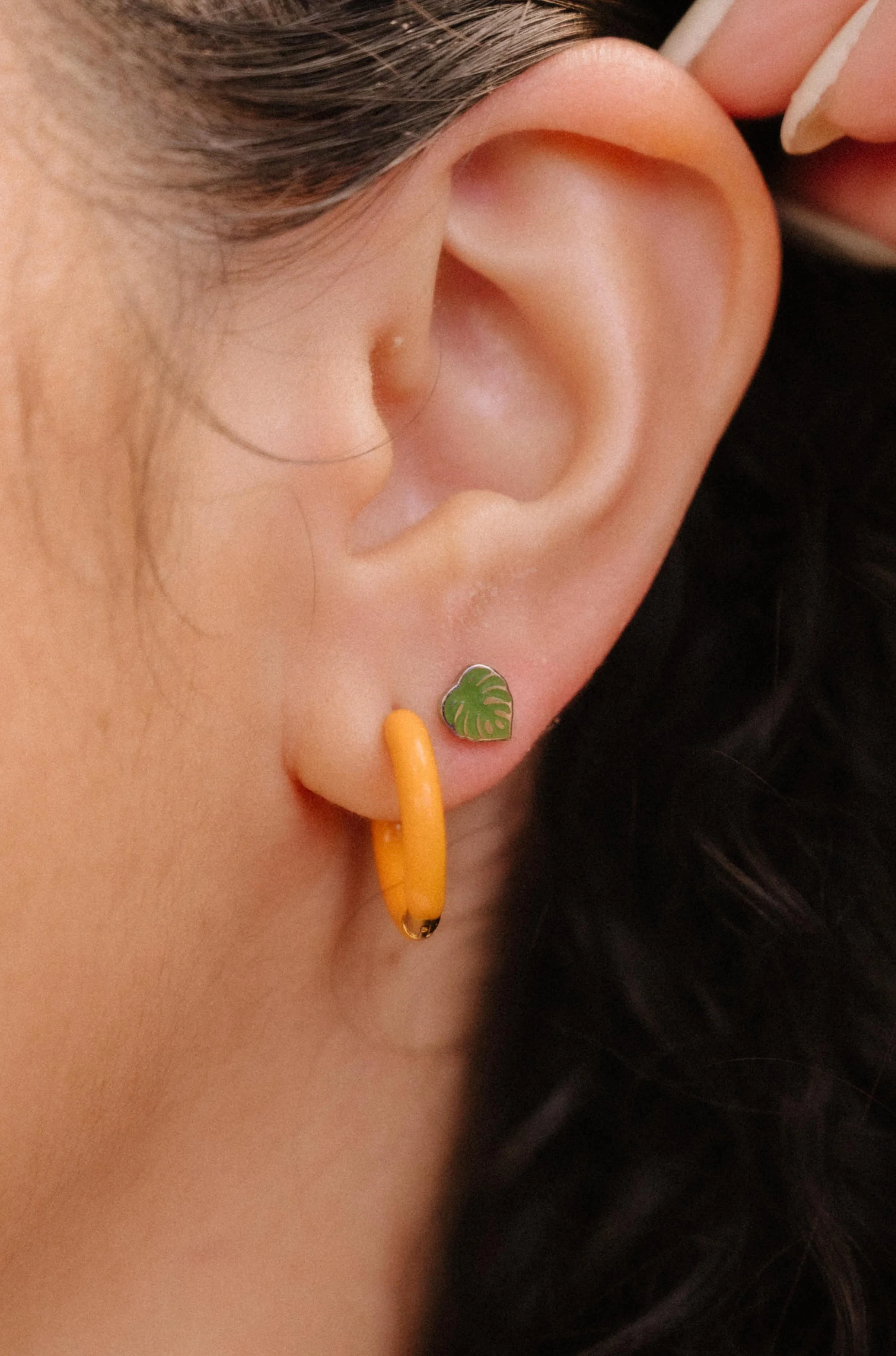 Monstera Enamel Flat Back Stud - Image 4