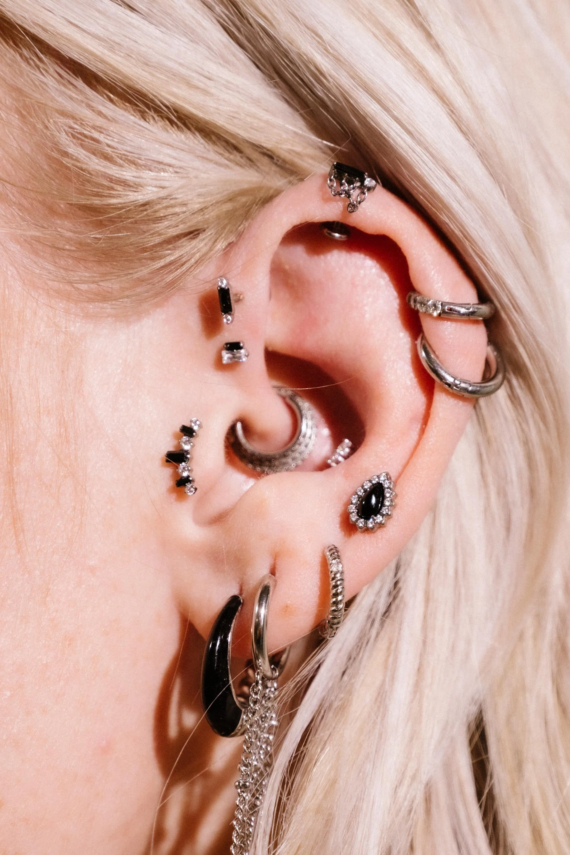 Onyx Halo Flat Back Stud - Image 5