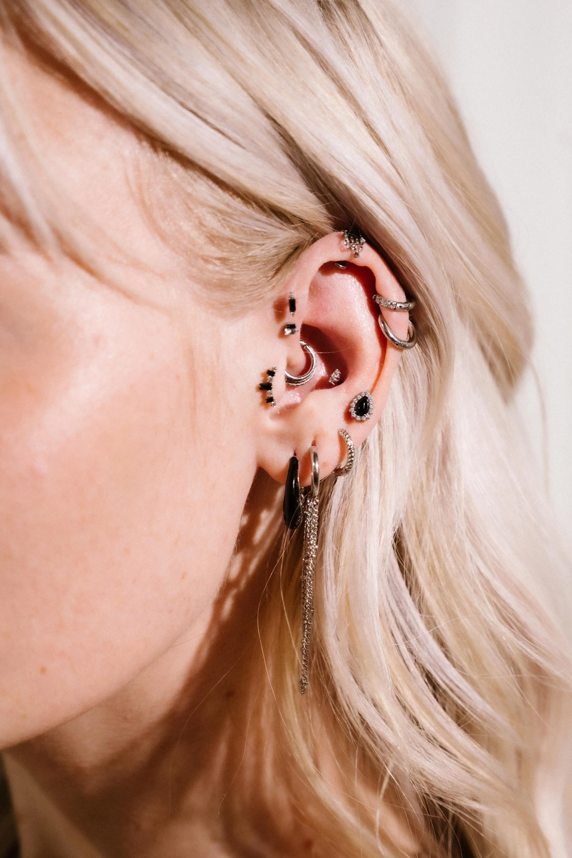 Onyx Halo Flat Back Stud - Image 6